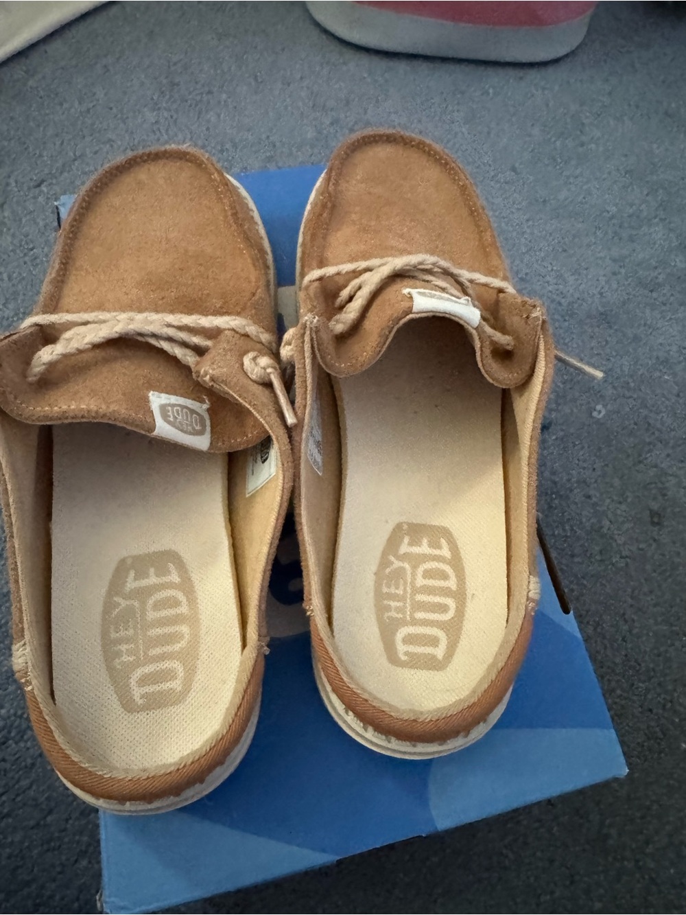 Slip ons - Picture 2 of 3